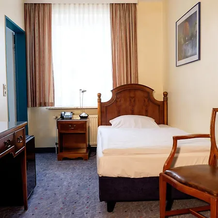 كونيغيسهوف أم فونكتورم 3*