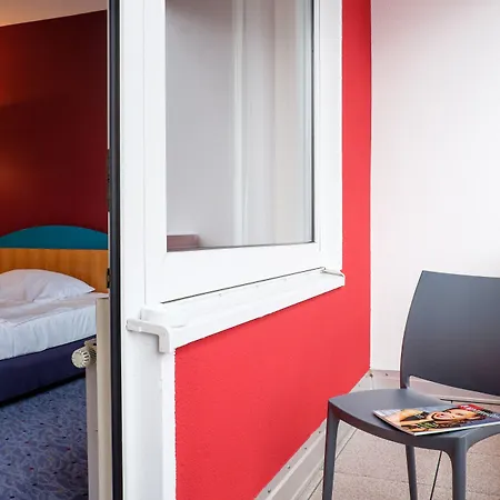 ケーニヒスホフ アム フンクトゥルム ホテル 3*