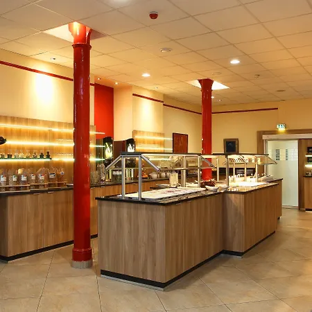 ホテル ケーニヒスホフ アム フンクトゥルム 3*