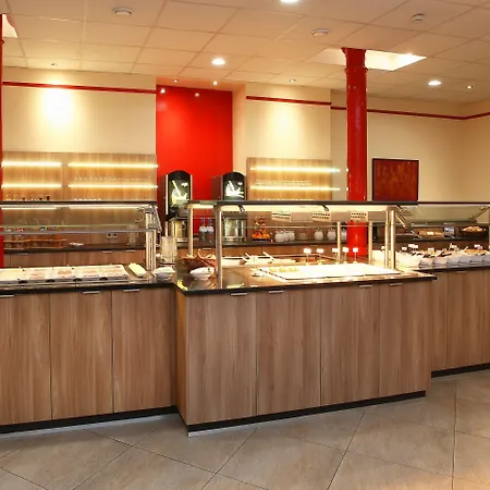 ケーニヒスホフ アム フンクトゥルム ホテル 3*